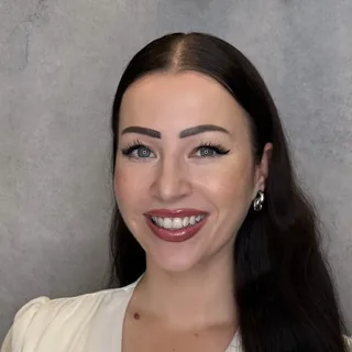 Lisa Dierich, Zahnbleaching-Expertin bei Vitamoure in Köln