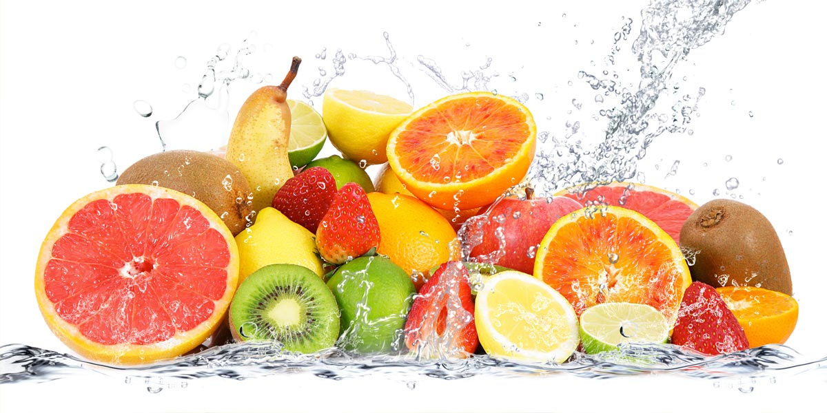 Frische Früchte als Symbol für Vitamininfusionen und Vitalität